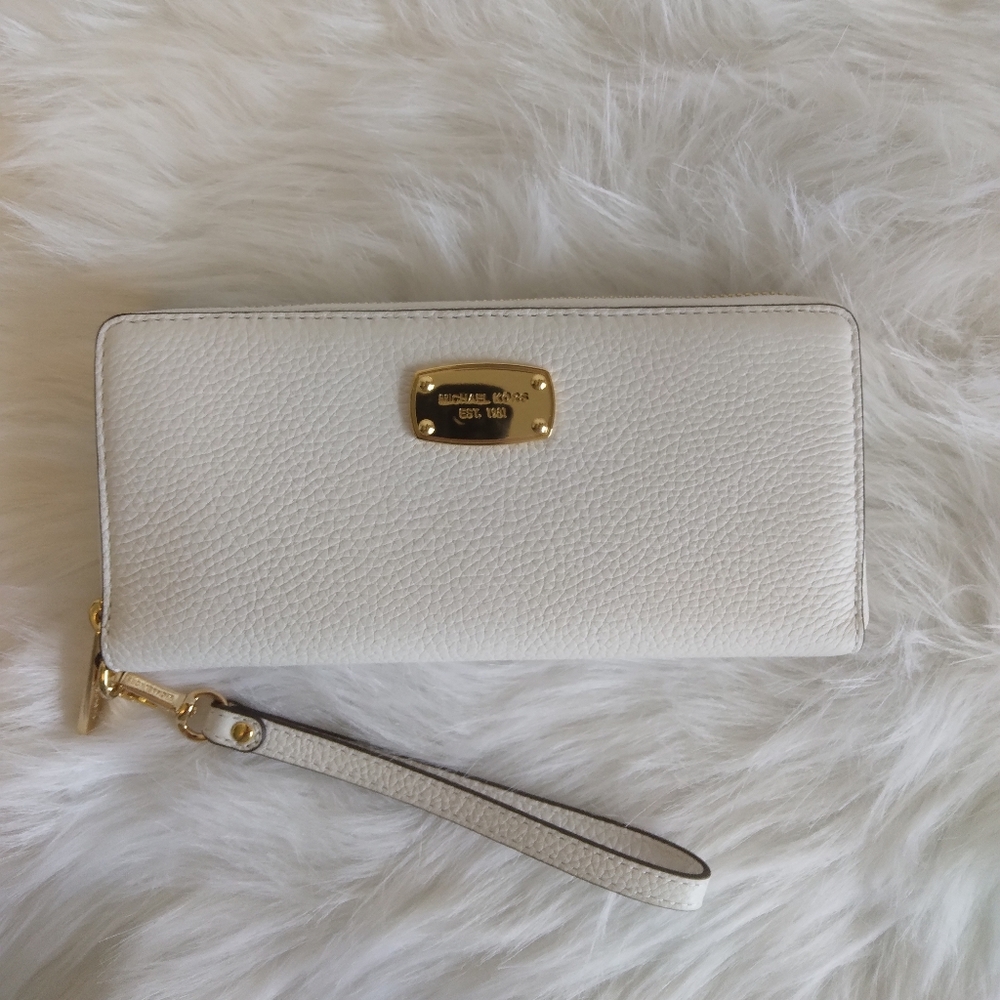 SOLD NWT Optic White Michael Kors Wallet